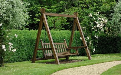 Cómo hacer un columpio de bricolaje para una casa de verano