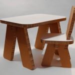 Muebles infantiles de cartón.