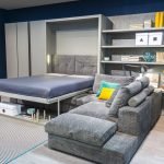 Cama plegable en la sala de estar