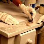 Preparando una cómoda para pintar