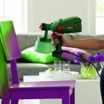 Pintar una silla con una pistola