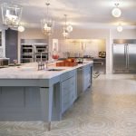 Interior de cocina gris
