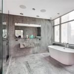 Gris en el interior del baño.