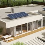 Paneles solares en el techo de la casa