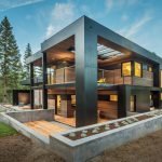 Casa de madera en el bosque