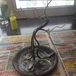 Formamos un barril de cables y pegamento.