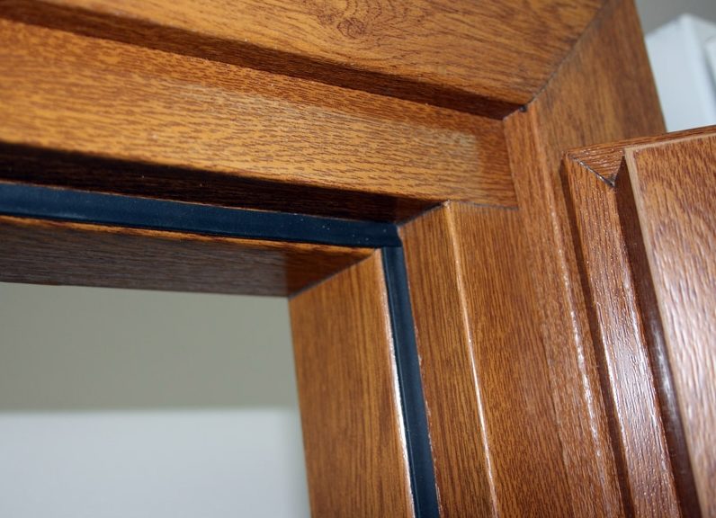 Pag-install ng frame ng pinto