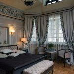 Dormitorio con ventanal