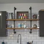 Tuberías en el interior de la cocina.