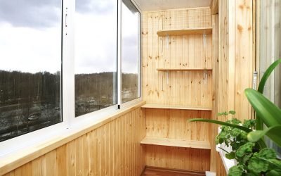 Acabado de un balcón con una tablilla de bricolaje