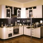 decoración de la cocina con barra de desayuno