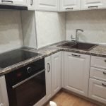 Cocina con conducto de aire.