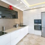 Interior de cocina blanco
