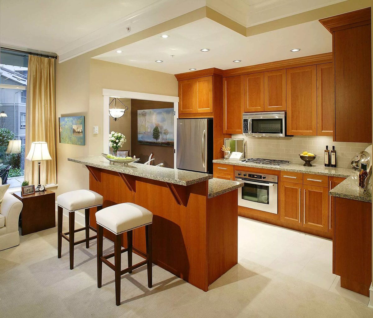 Smeđi dizajn kuhinje