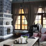 Estufa de azulejos en el interior