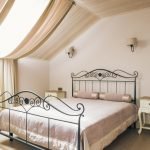 Luces sobre la cama