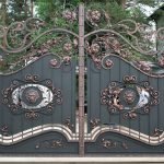 Puerta forjada