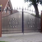 Puerta de policarbonato forjado