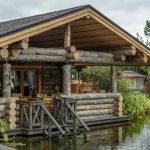 Casa de baños en el estanque