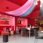 decoración de la sala en el restaurante
