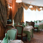Decoración de la sala y la mesa