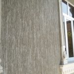 Estuco moldeado alrededor de las ventanas