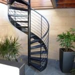 Pequeña escalera de caracol