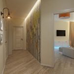 Corredor de estilo minimalista