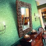 Papel pintado líquido en el interior.