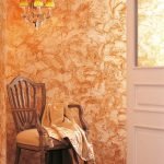 Silla junto a la pared