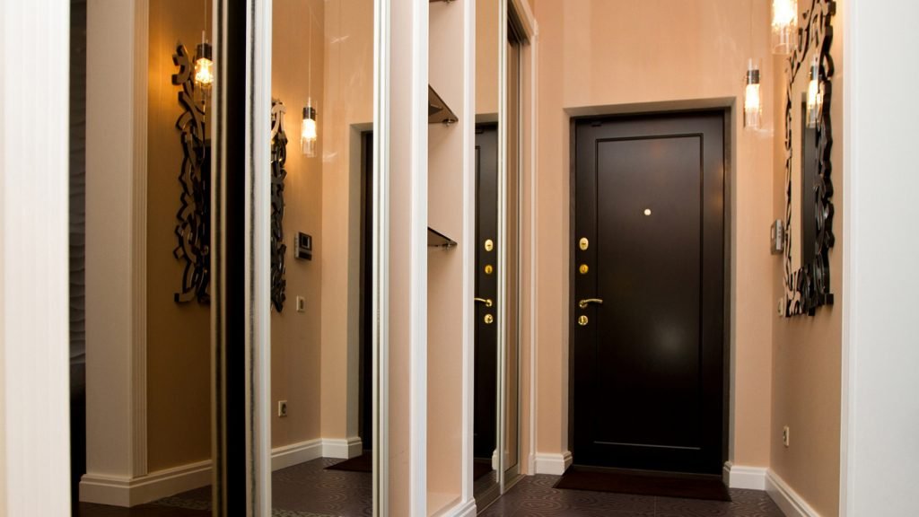 Pintu depan