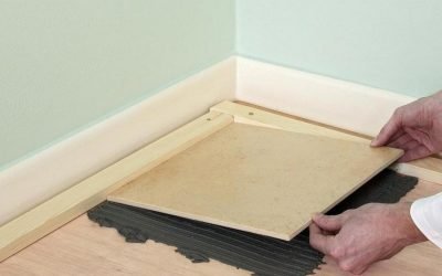 ¿Se pueden colocar los azulejos sobre un piso de madera?