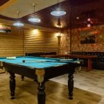 Lámparas sobre la mesa
