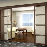 Muebles brillantes en la sala de estar