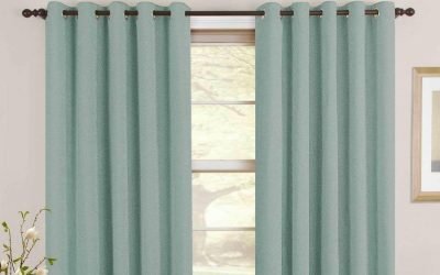 Cortinas en los ojales del interior.