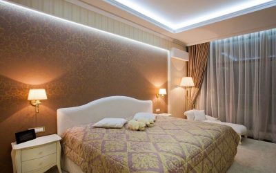 Techos tensados ​​en el dormitorio: 100 opciones en el interior