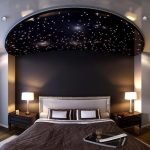 Cielo estrellado sobre la cama