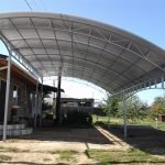 Casa de bloque de cemento en el país