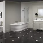 Baño blanco y negro