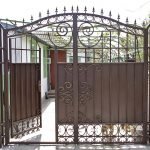 La simplicidad es una de las ventajas de una puerta peatonal