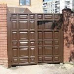 Mansión de ladrillo en una parcela