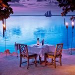 Restaurante junto al mar