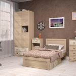 Muebles de madera en la guardería