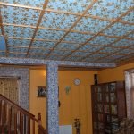 Interior con columnas
