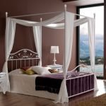 Cama con dosel Art Nouveau