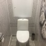 Paneles de plástico en el baño