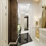 Piso de mármol en el interior