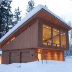 Casa con grandes ventanales