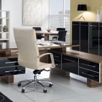 Sillón ligero en la oficina.