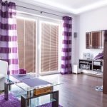 Cortinas a rayas en la sala de estar